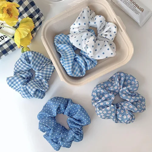 Vista 2 de Juego de bandas elásticas a cuadros azules - 5 bandas para el cabello tipo bandana para mujer