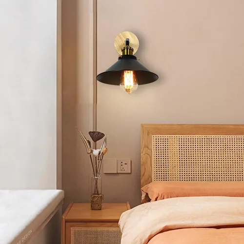 Vista 4 de Juego de 2 apliques de pared Vintage Negros, con Base de Madera de 1 luz, interruptor de cadena y diseño cónico. Ideal para mesilla de Noche, sala