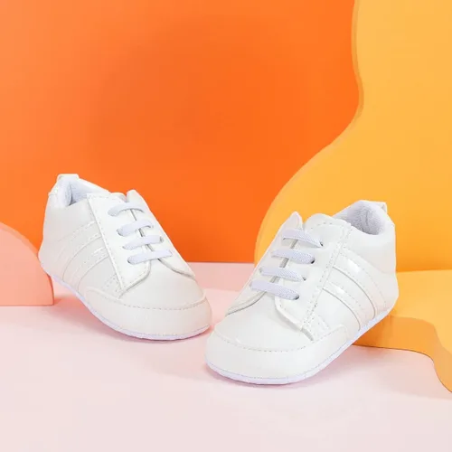 Vista 5 de KIDSUN Zapatos deportivos de cuero para bebés y niñas con suela suave antideslizante para recién nacidos zapatos casuales para primer caminante