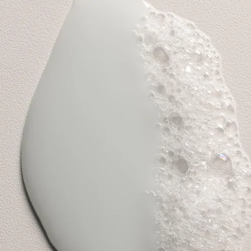Vista 6 de Davines MINU/Champú, limpiador protector e iluminador para cabello teñido – Preserva la vitalidad y el brillo con café verde – Fórmula suave que