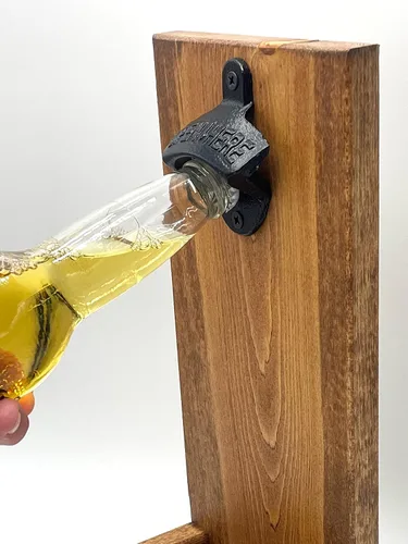 Vista 4 de Abridor de botellas de cerveza rústico con receptor de tapa, montaje en pared o de pie, regalo de madera personalizado