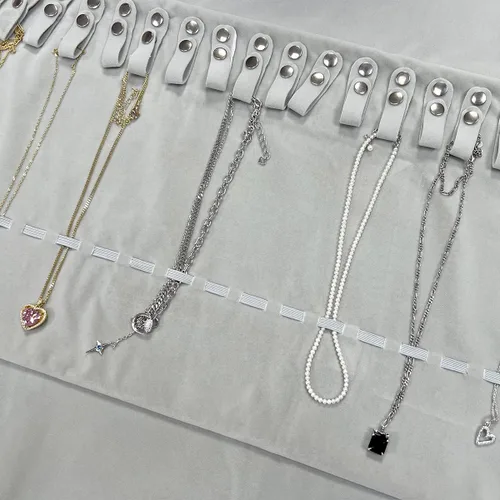 Vista 5 de Bolsa organizadora de terciopelo para collares, banda elástica y antienrollamiento, grande, negro y gris