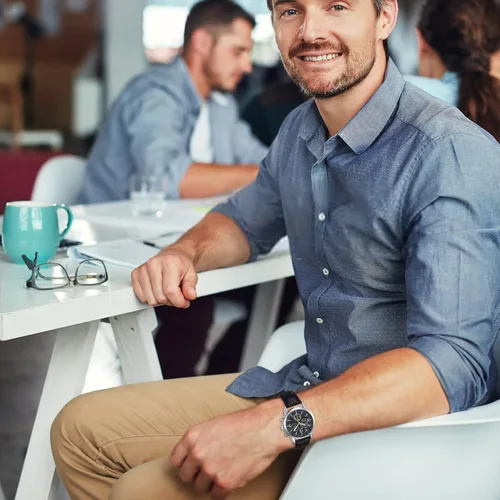 Vista 6 de Paquete de 6 relojes de cuarzo de cuero para hombre, Ginebra para niños, vestido casual, banda de pulsera, conjunto de lotes al por mayor