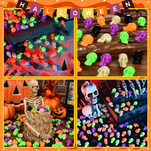 Vista 5 de 100 mini cabezas de calavera de plástico, calaveras pequeñas en miniatura, figuras de esqueleto de Halloween para bromas de Halloween, manualidades