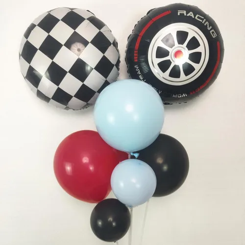 Vista 5 de Kit de arco de guirnalda de globos de auto de carreras, 128 piezas, globos rojos, azules, negros, negros, fondo de borla a cuadros y globo