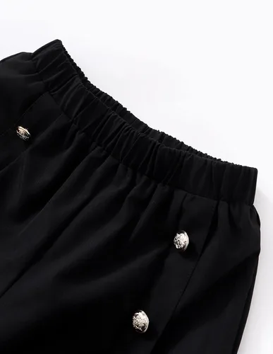 Vista 5 de WDIRARA Conjunto de 2 piezas de camiseta de manga corta con cinturón de pata de gallo y pantalones cortos con botones para niña