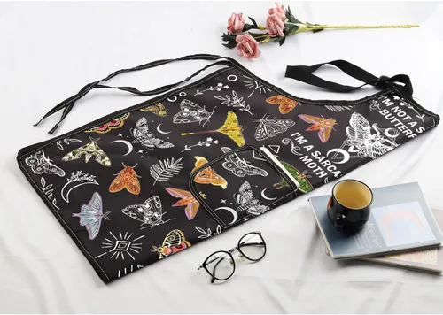 Vista 7 de MBMSO Delantal de polilla de cabeza de la muerte, regalos celestiales para los amantes de la polilla I'm Not a Social Butterfly Goblincore Gifts