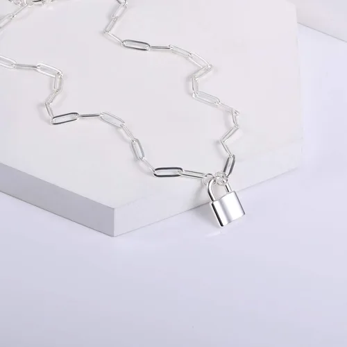 Vista 4 de BOUTIQUELOVIN Collar de candado chapado en oro de 14 quilates para mujeres y niñas, cadena de eslabones con clip de papel, no se deslustra