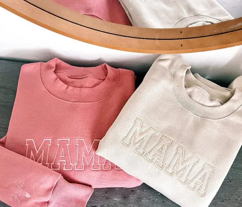 Vista 2 de Sudadera bordada personalizada para mamá, sudadera bordada de manga personalizada para mamá, sudadera de regalo para mamá, Diseño 3