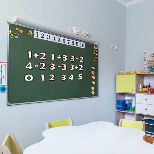 Vista 5 de 230 letras de confeti para tablón de anuncios de 4 pulgadas, recortes de letras de confeti para tablón de pósteres, letras del alfabeto de clase