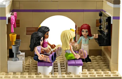 Vista 7 de Campamento de equitación LEGO Friends 3185