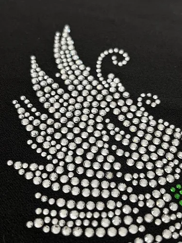 Vista 4 de Diseño de diamantes de imitación termoadhesivos con diseño de alas de ángel y rosas para transferencias de calor para camisas