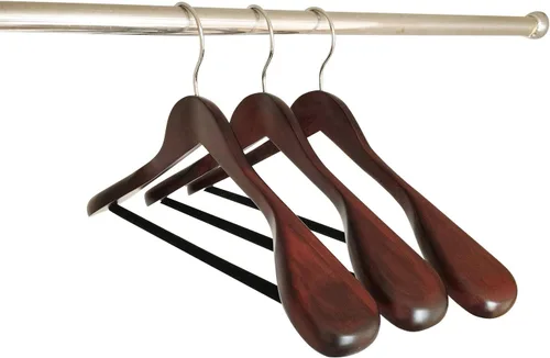 Vista 3 de B&C Home Goods Perchas de madera para abrigos y trajes, perchas de madera extra anchas con barra de terciopelo Juego de 6 almacenamiento de ropa