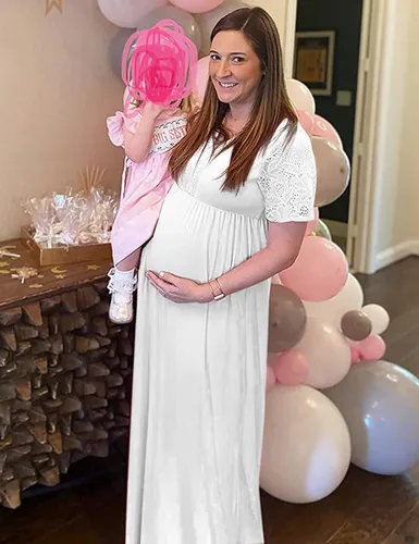 Vista 2 de Vestido de maternidad con cuello de encaje en Y, manga corta, vestido largo de maternidad para baby shower, sesión de fotos de maternidad, Rosado