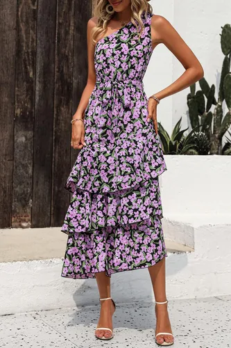 Vista 4 de PRETTYGARDEN Vestido de verano floral para mujer, casual, de un hombro, escalonado, con volantes, a media pierna, vestido bohemio para la playa