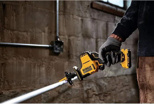 Vista 6 de DEWALT Xtreme 12V MAX* Sierra recíproca con una sola mano, inalámbrica, solo herramienta (DCS312B)