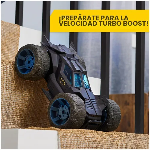 Vista 4 de DC Comics, Batman Stunt Force Batmobile, auto de control remoto para interiores, Turbo Boost y trucos locos, juguetes coleccionables de superhéroes