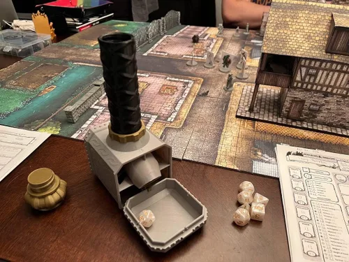 Vista 3 de MunnyGrubbers - Torre de dados de martillo - (Juego de dados D20 aleatorios de 7 piezas incluido) - Soporte para dados - DiceRoller - Accesorio