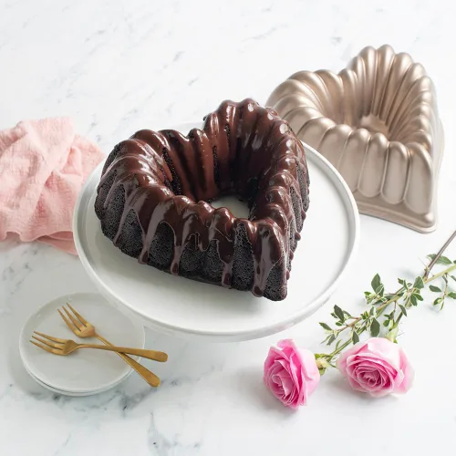 Vista 2 de Nordic Ware Sartén elegante con forma de corazón