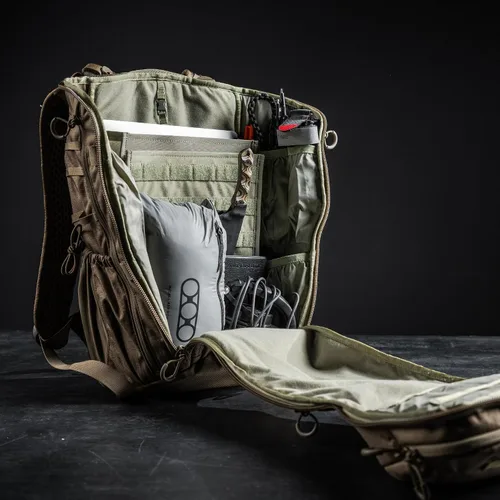 Vista 3 de Eberlestock Switchblade Pack - Mochila táctica EDC de perfil bajo para máximo espacio y organización