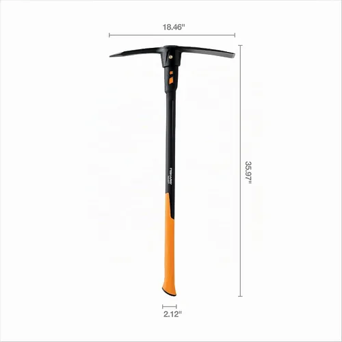 Vista 2 de Pico y azada Pro IsoCore de Fiskars de doble extremo con reducción de golpes, 36 pulgadas.