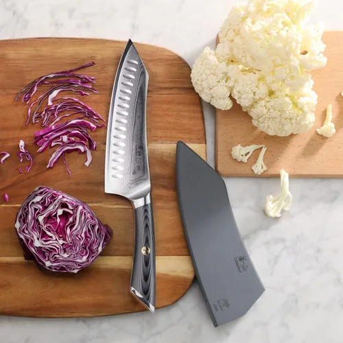 Vista 5 de Cangshan NAKA Series X-7 Cuchillo de chef forjado de acero con funda (8 pulgadas)