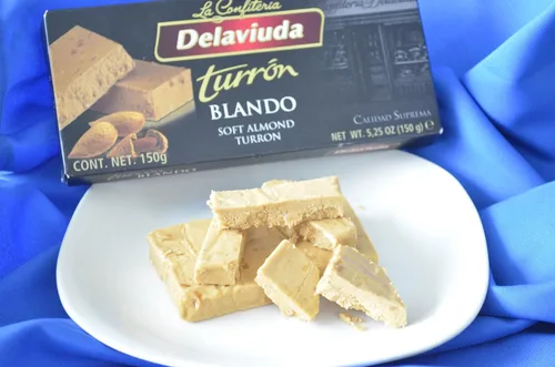 Vista 2 de Delaviuda Turrón de Almendras Blando (Turrón Blando) 150 g / 5.25 oz