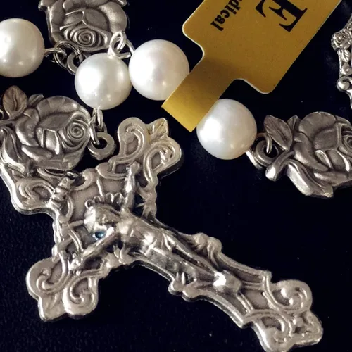 Vista 5 de elegantmedical Católica Nice White AAA8mm Real Pearl Nuestra Señora de Gracia Medalla de Rosario de Plata 5 Décadas Cruz Crucifijo Crucifijo Caja