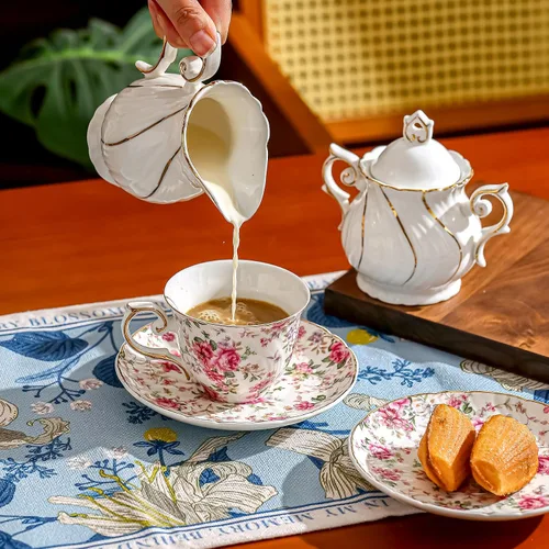 Vista 6 de Agyiuns tazas y platillos de cerámica para café, 6oz, taza de café para café, latte, café moca y té - Juego de 4 (Flores grandes - Juego de 4)