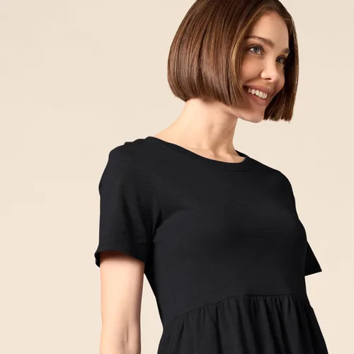 Vista 4 de Tienda Essentials Vestido escalonado de manga corta con cuello redondo para mujer