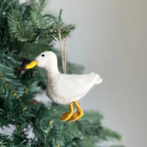 Vista 4 de Adorno navideño de pato blanco hecho a mano, decoración navideña apta para niños, lindo adorno de pato para colgar en el árbol, adorno festivo