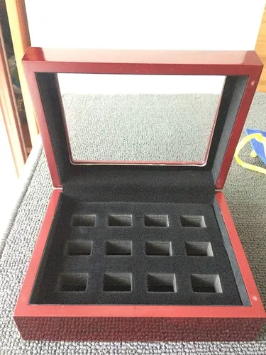 Vista 2 de 12 Agujeros Campeonato Big Heavy Ring Display Case Joyero de madera Terciopelo rojo Interior (rojo)