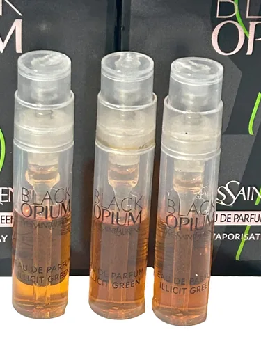 Vista 4 de Yves Saint Laurent YSL Black Opium Illicit Green Muestra Perfume para mujer 1.2 ml / 0.04 oz - set de 3