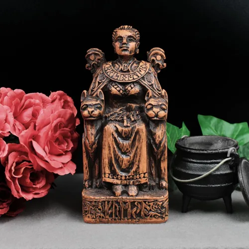 Vista 2 de Dryad Design Estatua de Freya Diosa nórdica del amor, guerra, magia y gatos, 7 3/4 pulgadas, decoración pagana vikinga para el hogar