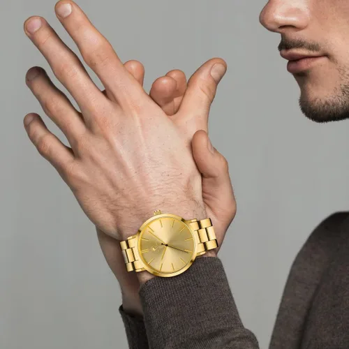 Vista 7 de GOLDEN HOUR Reloj analógico de cuarzo de acero inoxidable chapado en pasarela para hombre