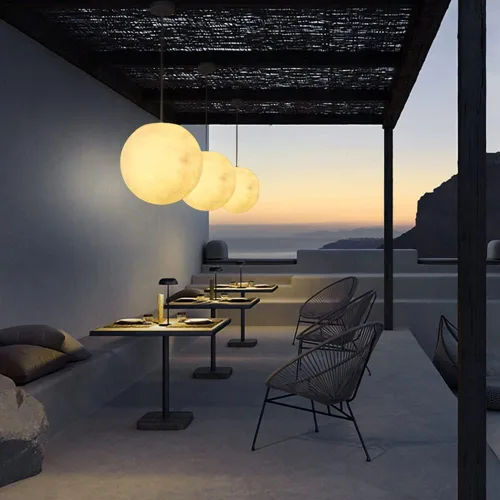 Vista 5 de Lámpara colgante de techo de luna, planeta creativo, luna, nórdico, lámpara colgante moderna de resina impermeable para exteriores, porche, jardín