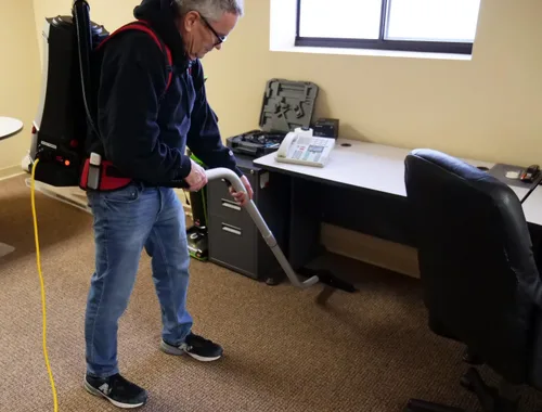 Vista 3 de Cen-Tec Systems Aspiradora de mochila comercial HEPA de 6 cuartos de galón con juego de accesorios