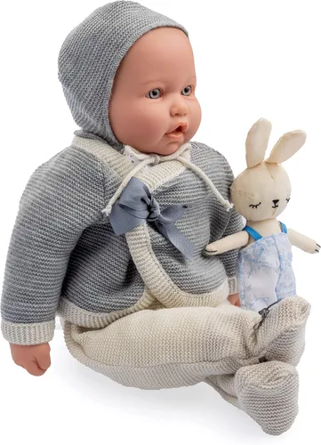 Vista 4 de JC Toys La Baby Original Gray Collection Set de regalo Cuerpo suave con peso de 17 pulgadas Fabricado en España Como un bebé real Ojos