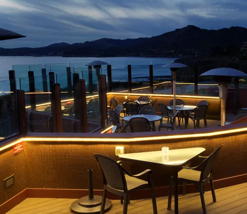 Vista 4 de TORCHSTAR Cuerda de neón LED de 50 pies para exteriores, IP67 impermeable, CA 120 V (150 pies máximo), certificado ETL y UL, decoración de edificios