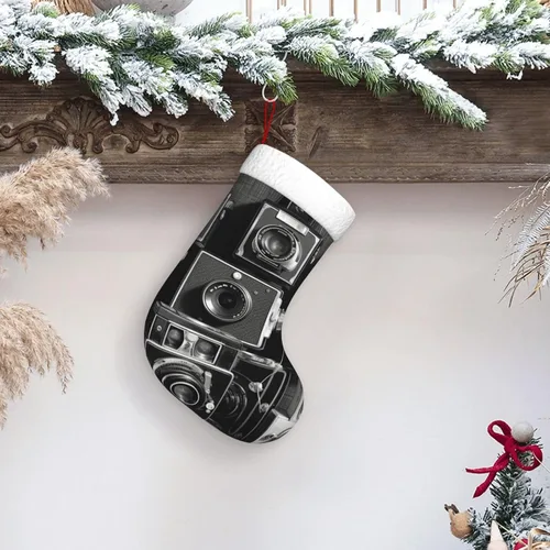 Vista 7 de Retro Cool Camera Collection - Calcetines de Navidad colgantes para decoración navideña, calcetines de Navidad de terciopelo de 18 pulgadas con puño