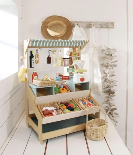 Vista 7 de Tender Leaf Toys - Cesta de mariscos - 6 piezas de mariscos de madera con cesta de mimbre hecha a mano, juego de comida de simulación, supermercado