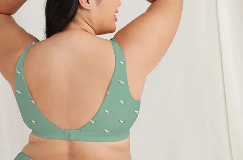 Vista 5 de MeUndies Brasier elástico de algodón orgánico con cuello en V, cómodo bralette para mujer, sin aros, tela exclusiva de Tienda
