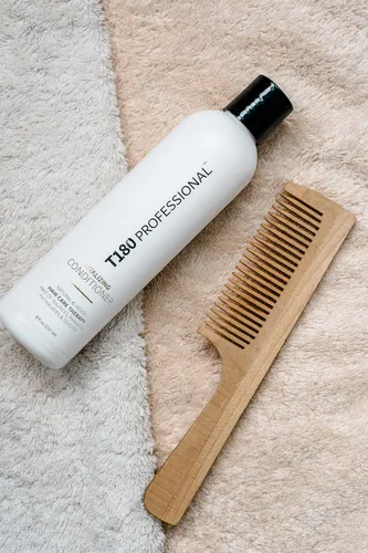 Vista 6 de Vitalizing Hair Conditioner – Control de encrespamiento vegano para todo tipo de cabello – Nutrición natural para el cabello sin sulfatos, parabenos