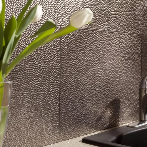 Vista 40 de FASÄDE Vinilo decorativo martillado de 18 x 24 pulgadas en muro en bronce bermudas (paquete de 5)