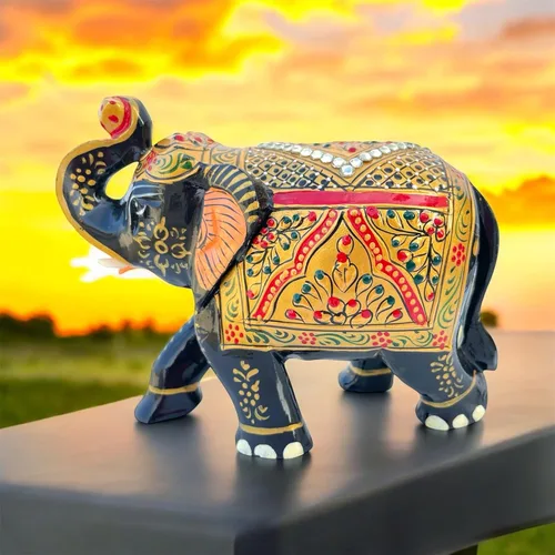 Vista 9 de Figura de elefante de madera hecha a mano – Obra de arte tradicional, adornos dorados y piedras preciosas – Estatua decorativa de elefante