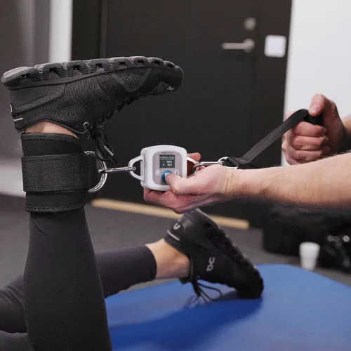 Vista 5 de EasyForce® Dinamómetro digital: evaluación de fuerza muscular de precisión para rehabilitación, precisión clínicamente probada, monitoreo