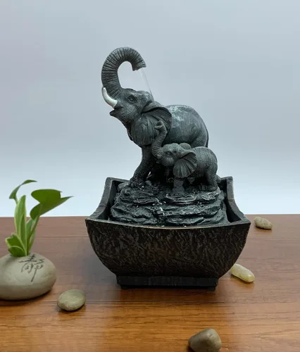 Vista 6 de Nature's Mark Fuente de agua de mesa de elefante y elefante bebé de 7.5 pulgadas (con adaptador)