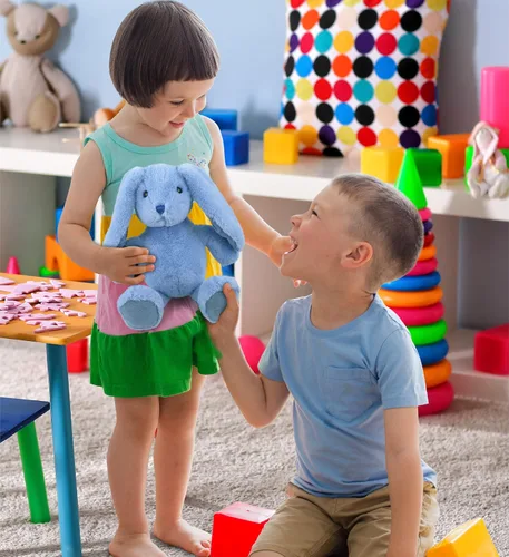 Vista 6 de DolliBu Peluche de conejo azul bebé, animal de peluche súper suave, adorable juguete realista de conejo para niños y niñas, bonito conejo de peluche