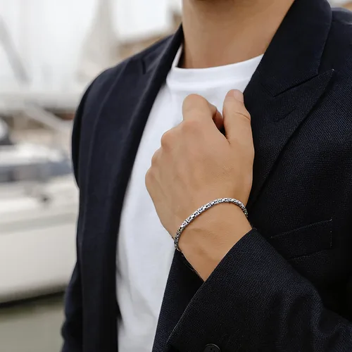 Vista 4 de Pulsera bizantina de plata de ley 925 para hombres y mujeres, pulsera de cadena de mano de eslabones oxidados que no se deslustra, 0.087 in, 8