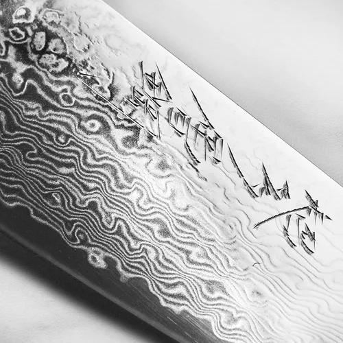 Vista 3 de Enso SG2 Santoku Cuchillo - Fabricado en Japón - 101 capas de acero inoxidable Damasco, 6.5 pulgadas